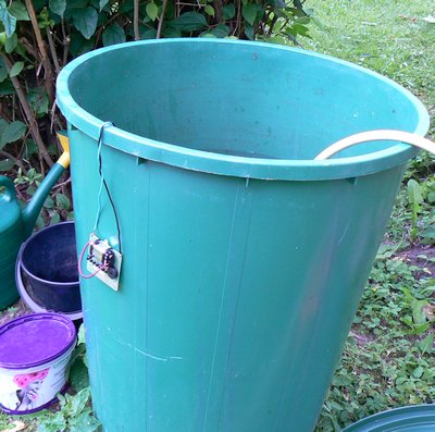 Water level detector on watering barrel