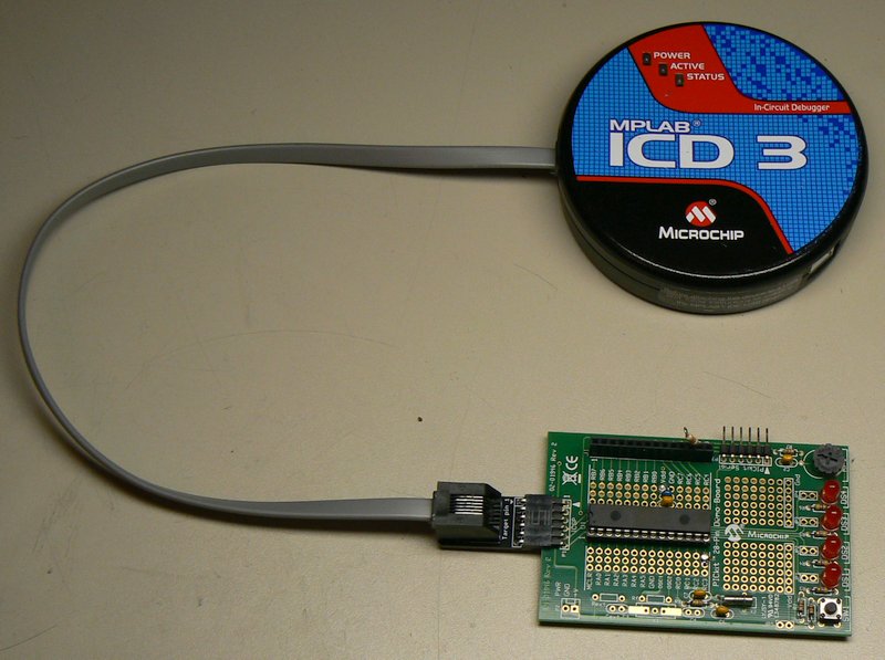 MPLAB
      ICD3 connected to 28-pin development board with the ICD2PICkit
      adapter